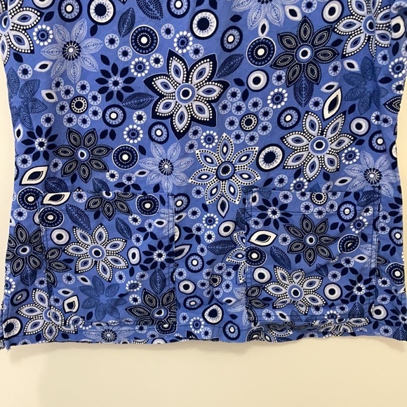 Med Couture MC2 Women’s Scrub Top Size XS - Picture 4 of 7